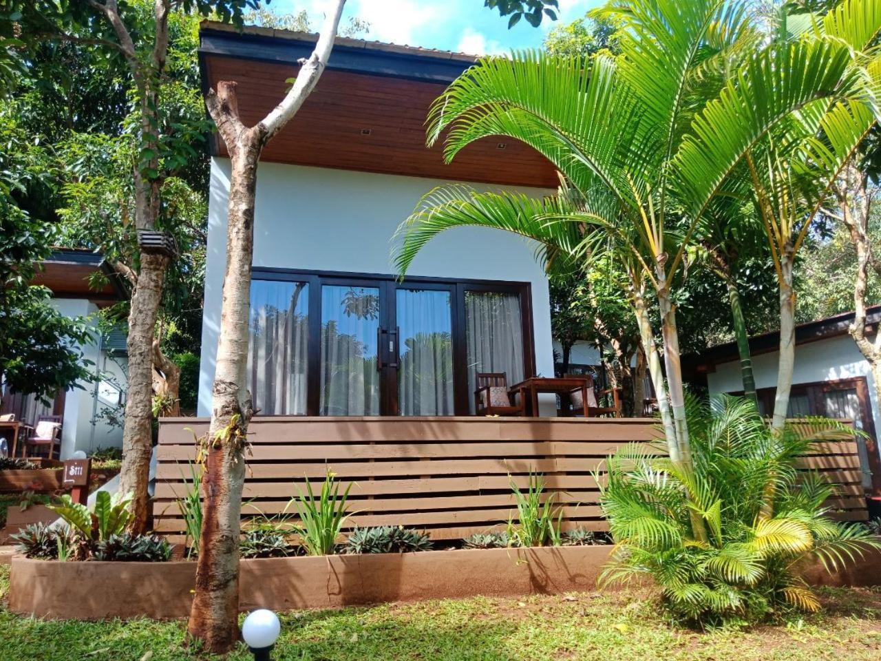 Mayura Hill Resort Szenmonorom Kültér fotó