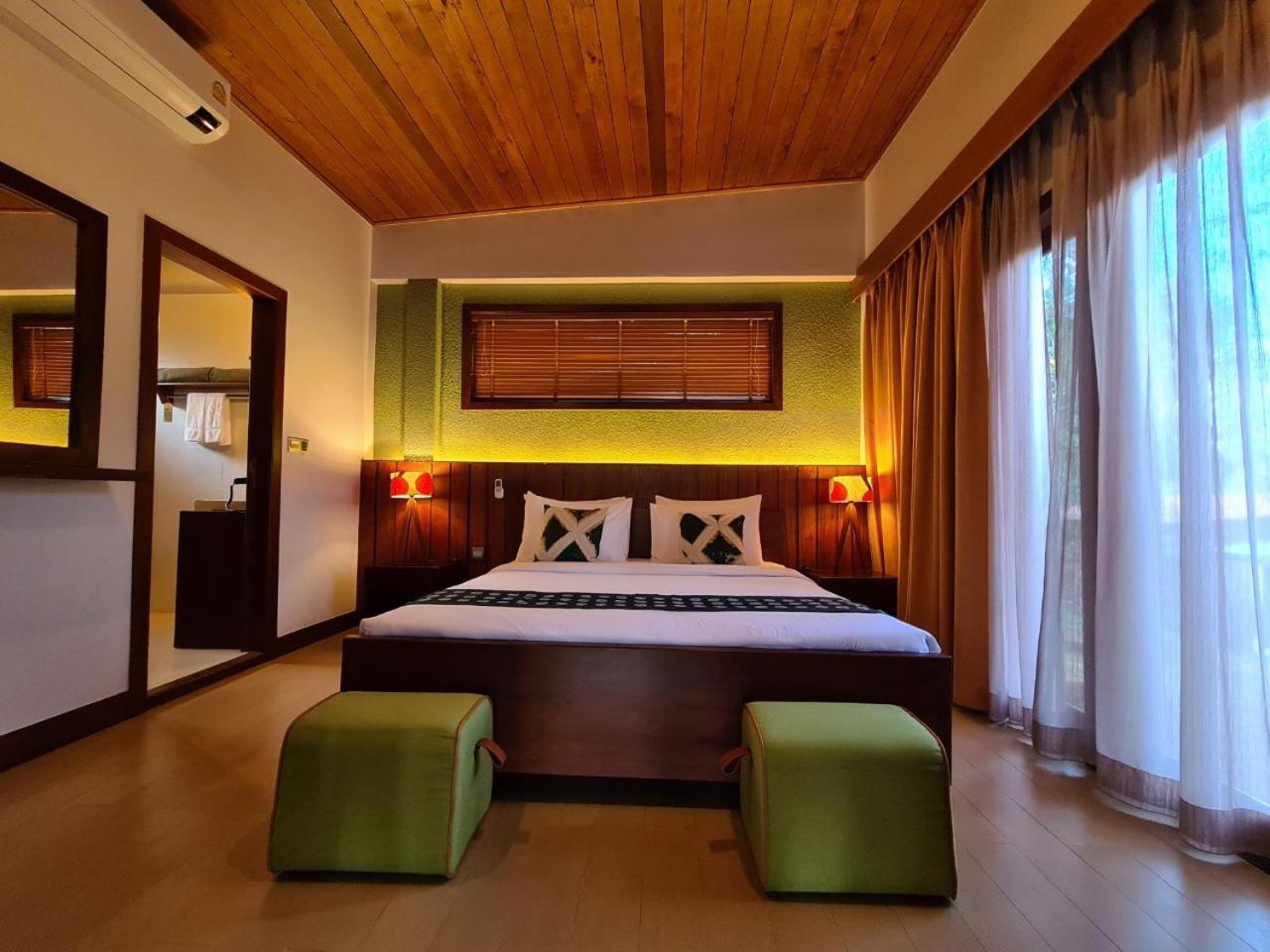 Mayura Hill Resort Szenmonorom Kültér fotó