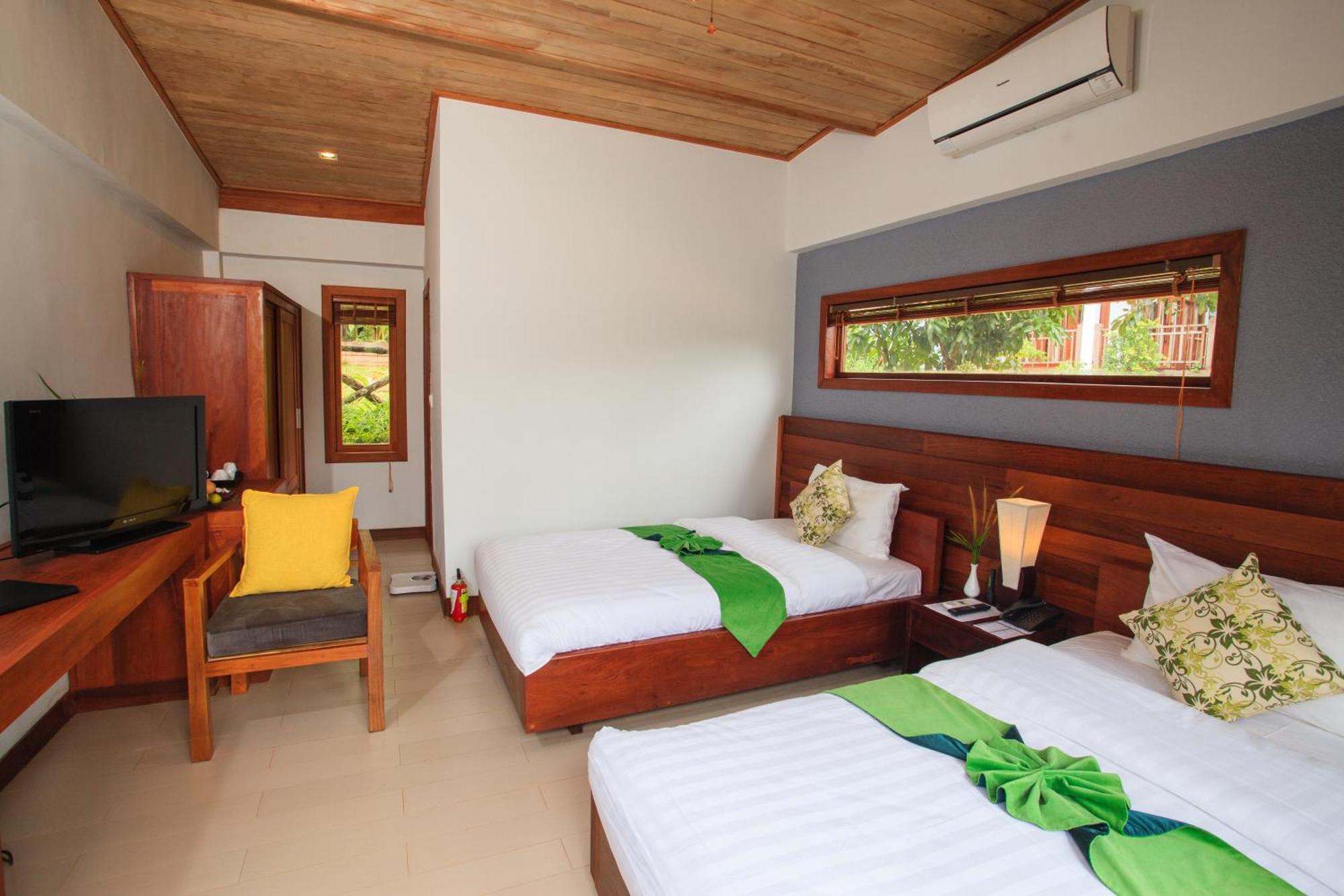 Mayura Hill Resort Szenmonorom Kültér fotó