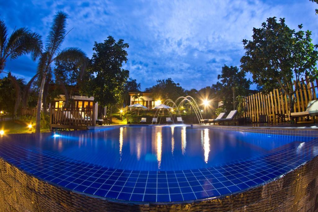 Mayura Hill Resort Szenmonorom Kültér fotó