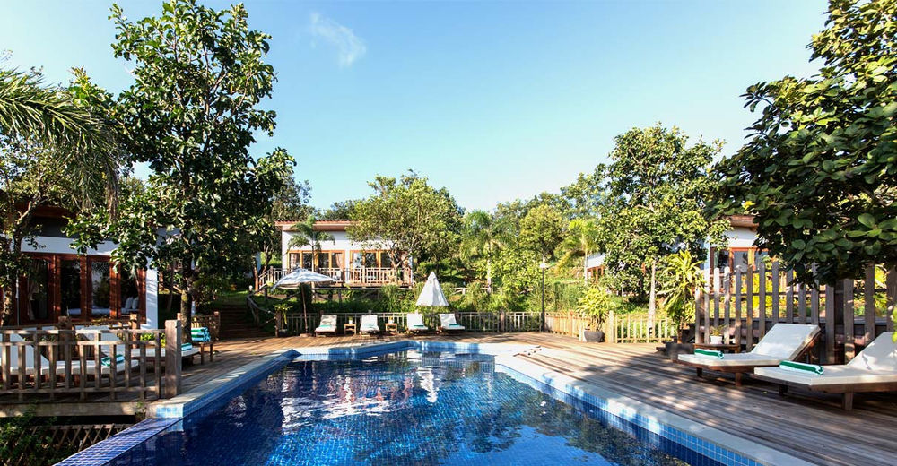 Mayura Hill Resort Szenmonorom Kültér fotó