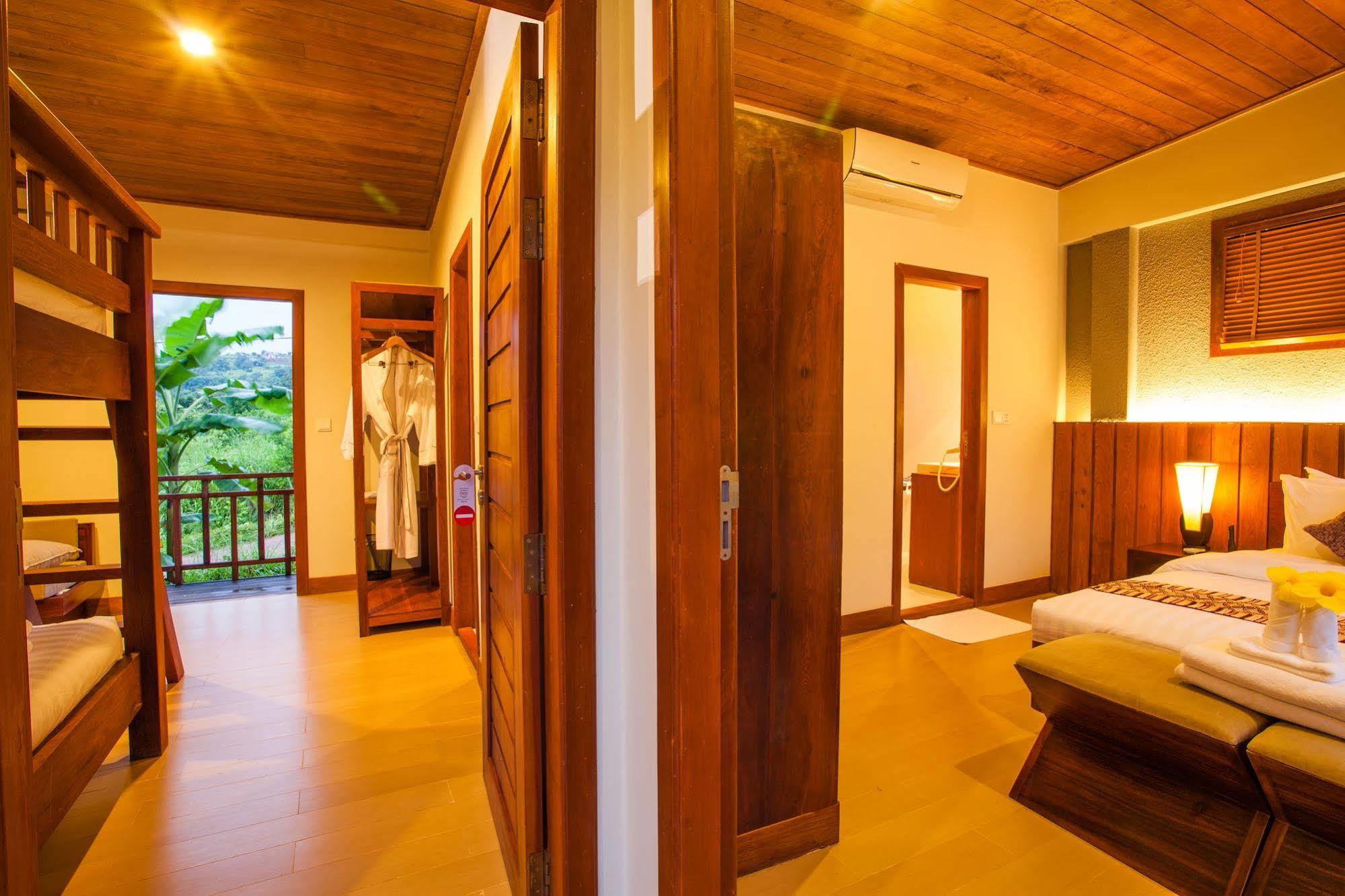 Mayura Hill Resort Szenmonorom Kültér fotó