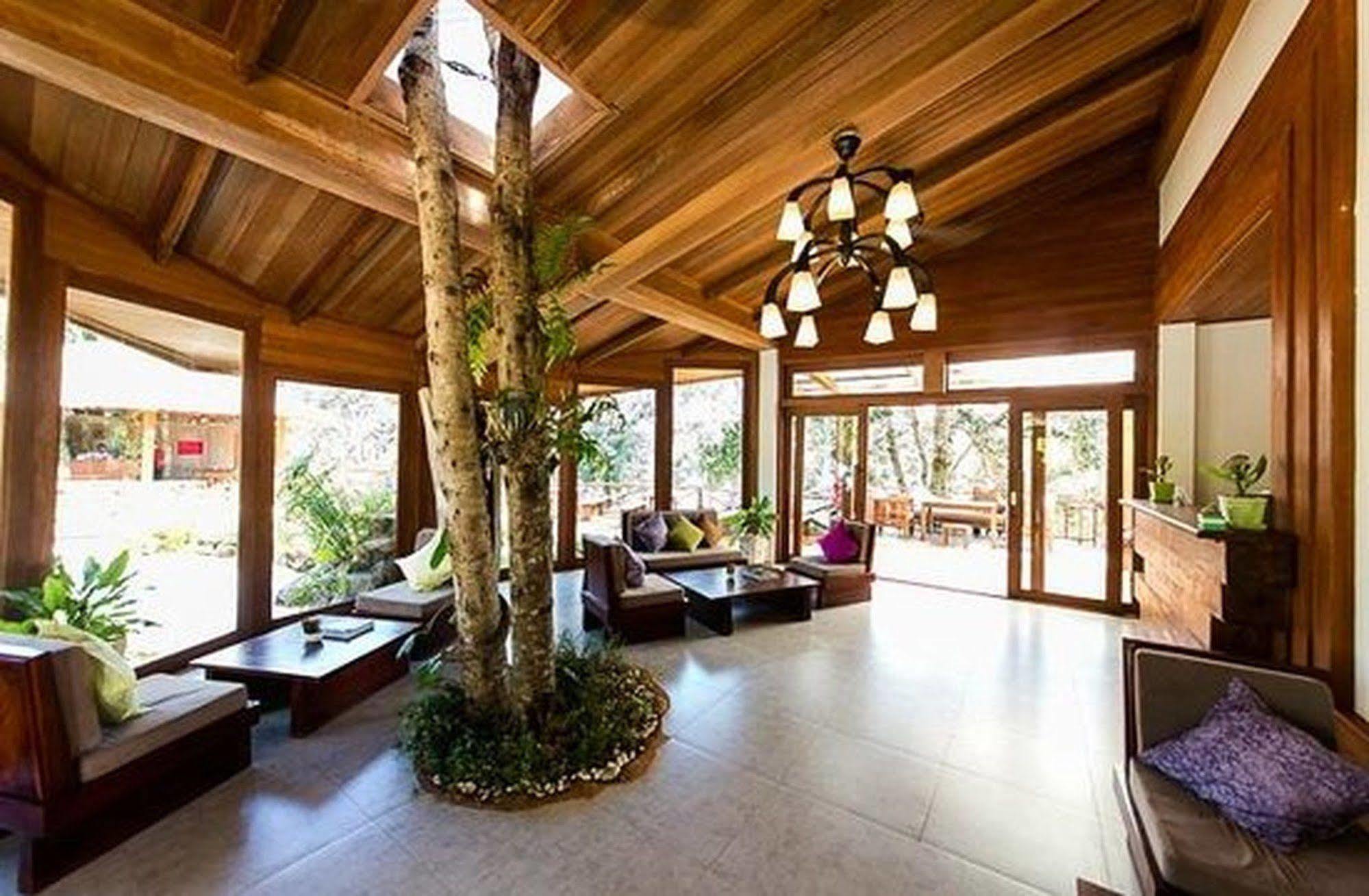 Mayura Hill Resort Szenmonorom Kültér fotó